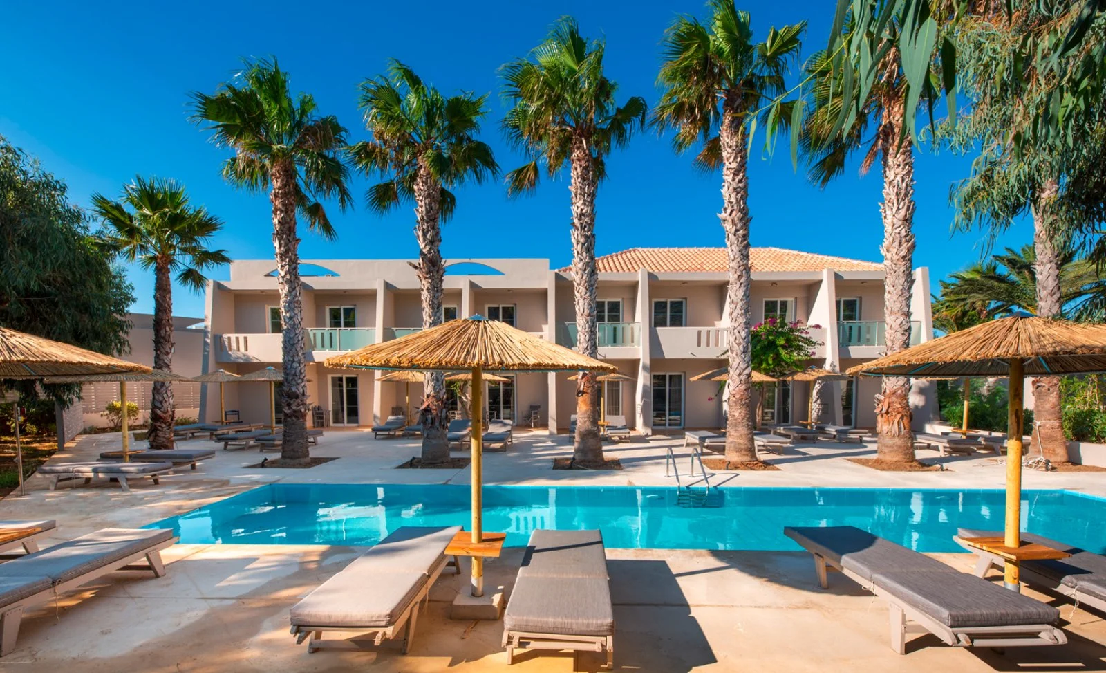 Bravo Smart Akti Beach - Una Delle Piscine Condivise Nell'Area Adults Only