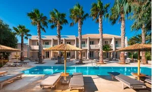 Una delle piscine condivise nell'area Adults Only