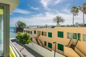 HOTEL LIVVO CORRALEJO BEACH – La oliva
