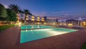 HOTEL LIVVO CORRALEJO BEACH – La oliva