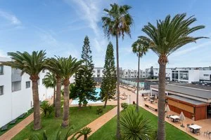 HOTEL LIVVO CORRALEJO BEACH – La oliva