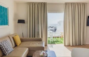 FLAMINGO BEACH MATE APARTHOTEL – Miraverde