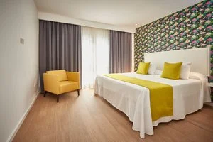 FLAMINGO BEACH MATE APARTHOTEL – Miraverde