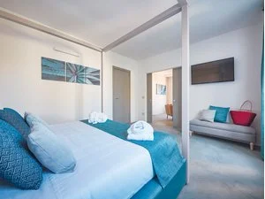 Deluxe