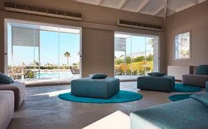 Pool Bar
