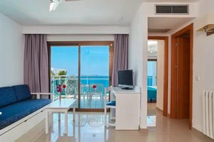 Bilocale standard vista mare