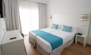 BLUESEA PLAYA AZUL HOTEL – Cala en porter
