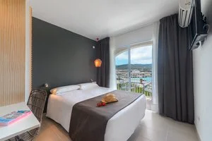 HOTEL VIBRA CALA TARIDA – Urbanització Cala Tarida