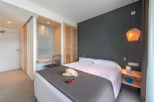 HOTEL VIBRA CALA TARIDA – Urbanització Cala Tarida