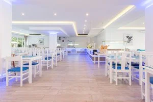 HOTEL E APPARTAMENTI GUYA WAVE – Cala Agulla