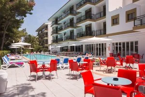 HOTEL E APPARTAMENTI GUYA WAVE – Cala Agulla