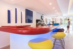 HOTEL E APPARTAMENTI GUYA WAVE – Cala Agulla