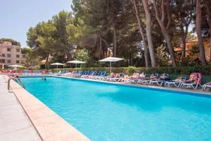 HOTEL E APPARTAMENTI GUYA WAVE – Cala Agulla