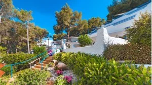 HOTEL GLOBALES MONTEMAR – Urbanització Cala Llonga