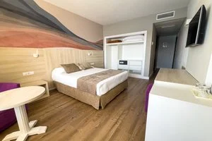 BAHIA PRINCIPE ESCAPE CORAL PLAYA HOTEL – Cala Vinyes