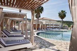 OLYMPIA GOLDEN BEACH RESORT & SPA – Kalamia