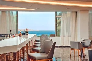 Lobby bar
