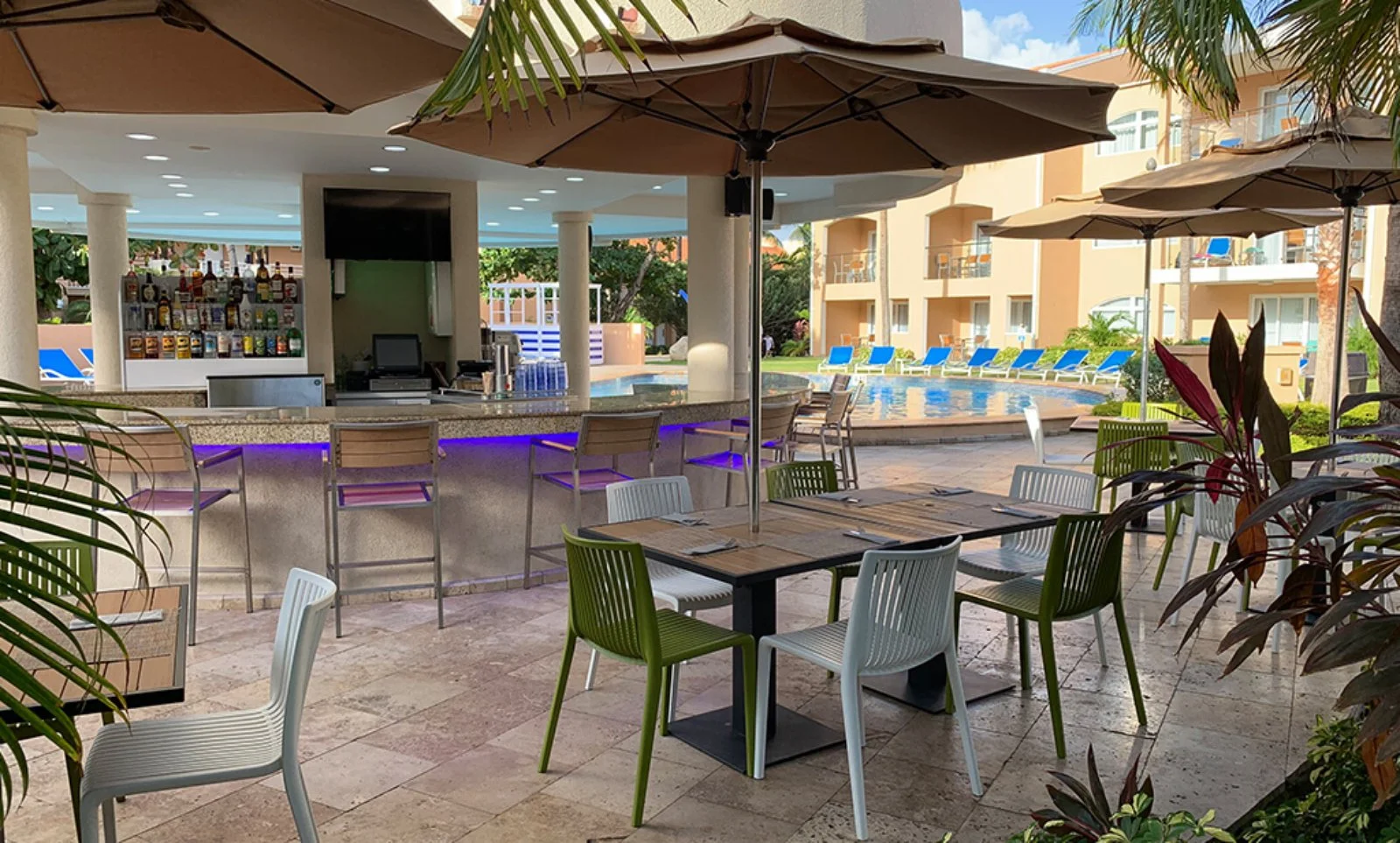 Divi Dutch Village Beach Resort - Bar Presso La Piscina Divi Dutch Village Beach Resort - Bar Presso La Piscina