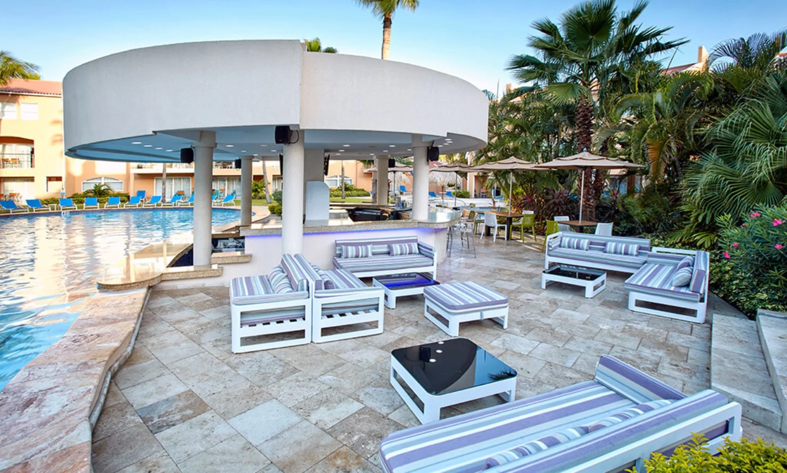 Divi Dutch Village Beach Resort 