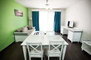 CORAL LOS ALISIOS APARTHOTEL – Los Cristianos