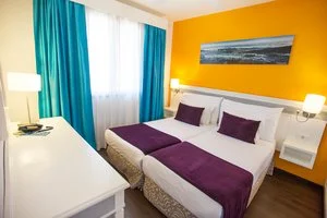 CORAL LOS ALISIOS APARTHOTEL – Los Cristianos