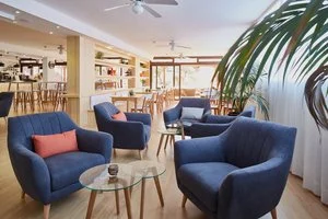 CORAL LOS ALISIOS APARTHOTEL – Los Cristianos