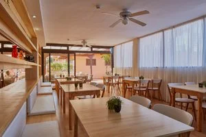 CORAL LOS ALISIOS APARTHOTEL – Los Cristianos