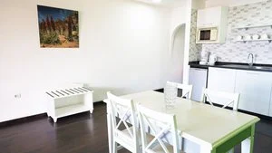 CORAL LOS ALISIOS APARTHOTEL – Los Cristianos