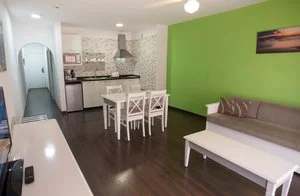 CORAL LOS ALISIOS APARTHOTEL – Los Cristianos