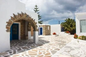 NAXOS HOLIDAYS – Naxos