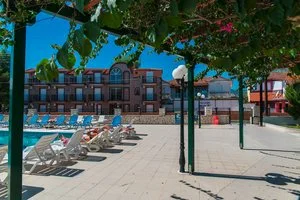 HOTEL PERKES – Agrilia