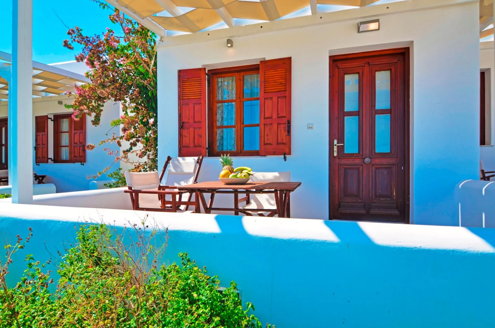 Anemoessa Rooms & Studios 