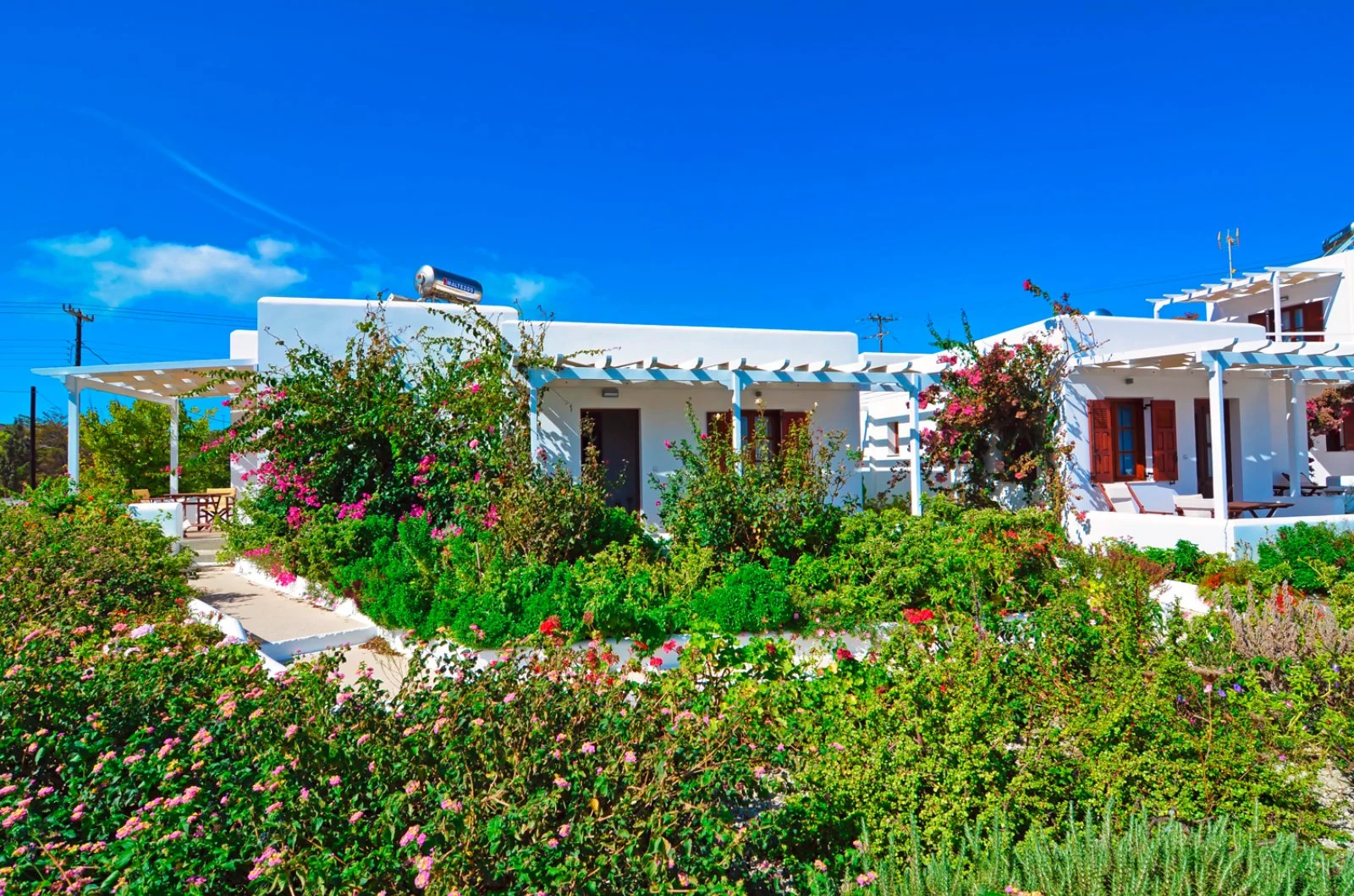 Anemoessa Rooms & Studios 