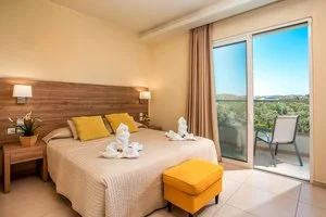 HOTEL EVITA STUDIOS – Calitea