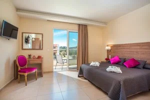 HOTEL EVITA STUDIOS – Calitea