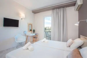 HOTEL EVITA STUDIOS – Calitea
