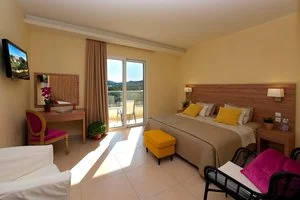 HOTEL EVITA STUDIOS – Calitea