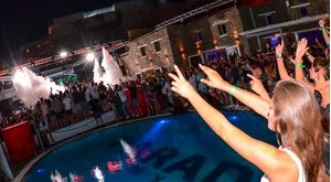 PARADISE BEACH RESORT – Mikonos