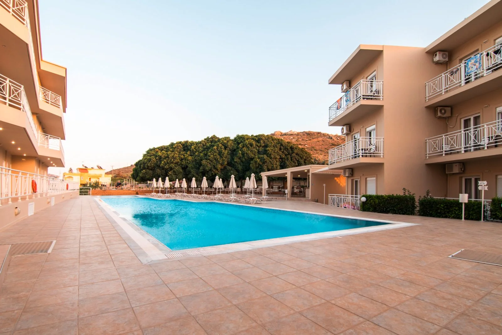 Hotel Chrissy'S Paradise 