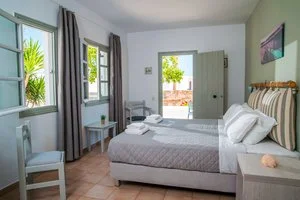 HOTEL SUMMER SHADES PAROS – Naoussa