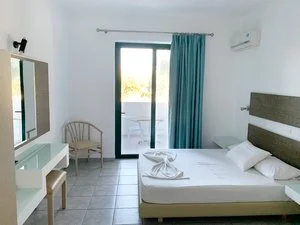 APPARTAMENTI TRIANTAFILLAS – Afando