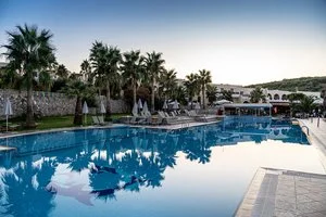 ALMYRIDA VILLAGE & WATERPARK – Almirida
