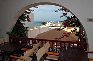 HOTEL AKROGIALI – Laouti