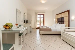 HOTEL PLAKA II – Nasso