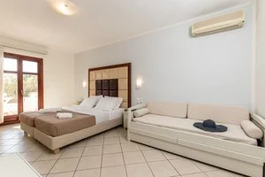 HOTEL PLAKA II – Nasso