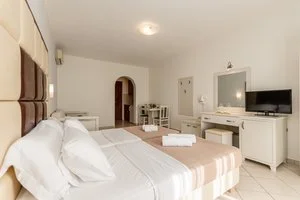 HOTEL PLAKA II – Nasso