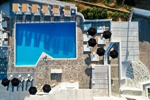MR & MRS WHITE TINOS – Ormos Agiou Ioanni