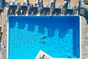 MR & MRS WHITE TINOS – Ormos Agiou Ioanni