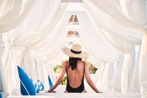 MR & MRS WHITE TINOS – Ormos Agiou Ioanni