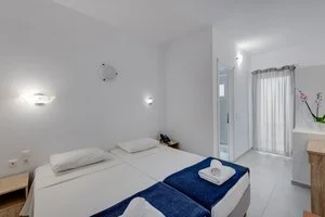 MAKIS PLACE HOTEL – Tourlos